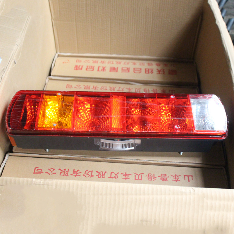 中国重汽配件豪沃 howo配件尾灯 重型货车组合后尾灯