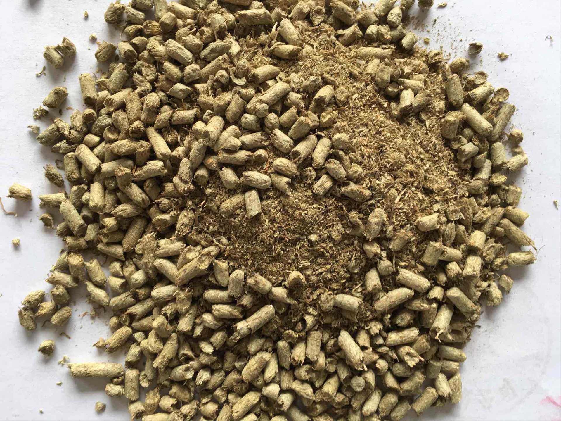 大量现货大蒜皮牛羊马饲料白色大蒜皮压块牛羊植物性饲料