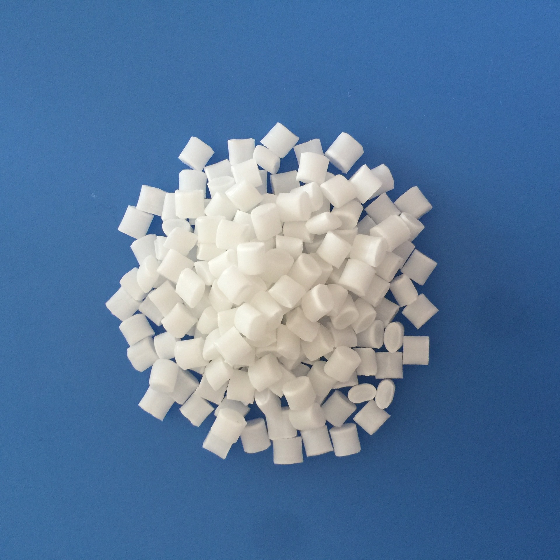 白色遮光pp胶粒 鑫塑源 注塑级 风扇外壳专用料 高流动性聚丙烯