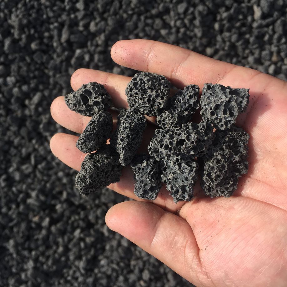 乌兰察布源头火山岩矿山直供火山岩滤料黑色火山岩红色火山石