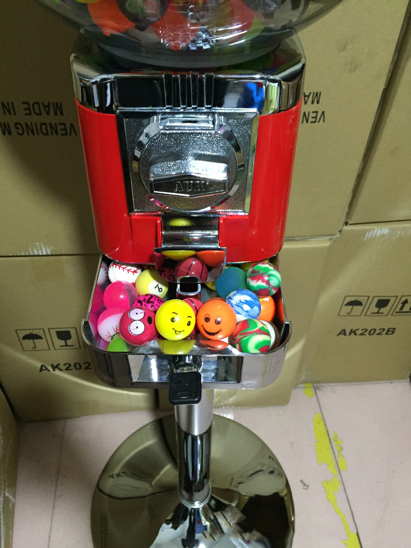 厂家现货儿童扭蛋机弹力球机 一元投币扭蛋玩具自动售货机带扭蛋