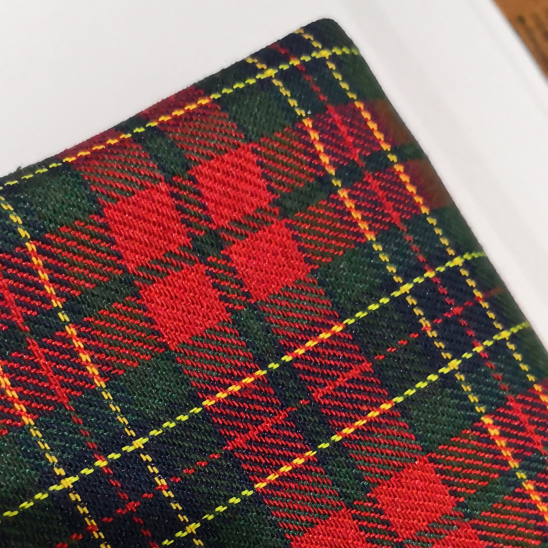 现货供应圣诞斜纹红绿格子布料 校服校裙园服百褶裙领带面料 批发