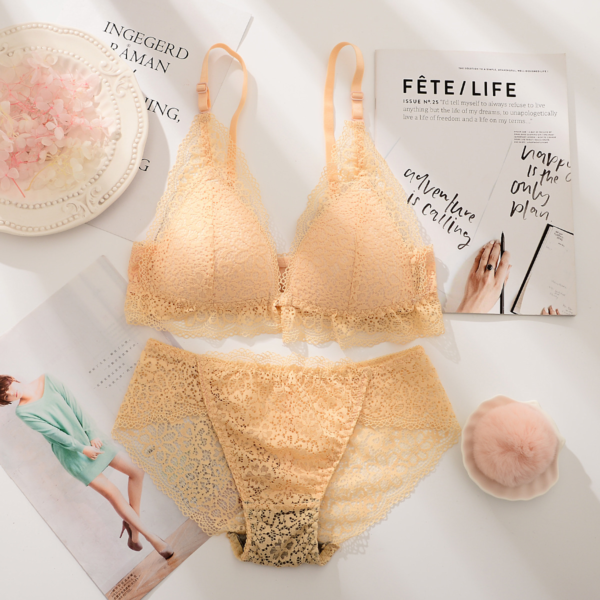 2019年新款蕾丝舒适无钢圈前扣少女内衣文胸套装 性感美背胸罩