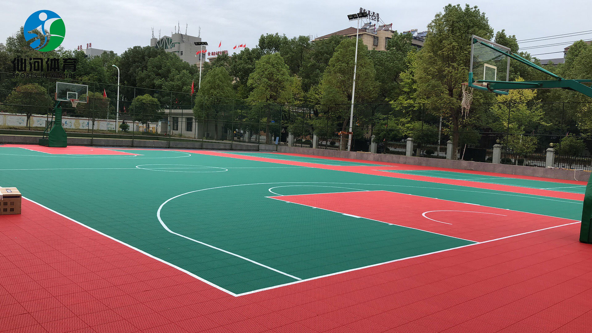 悬浮地板篮球场