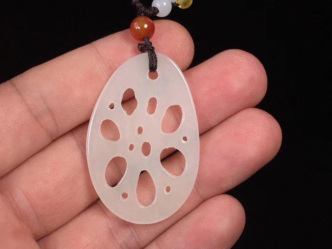 厂家直销天然和田玉莲藕吊坠玉石男女款镂空连年有财玉佩送证书