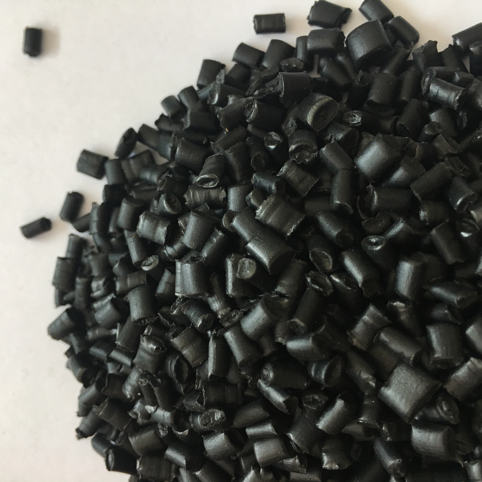 长期供应黑色pp再生颗粒聚丙烯颗粒再pp回料生粒子pp吨袋塑料粒