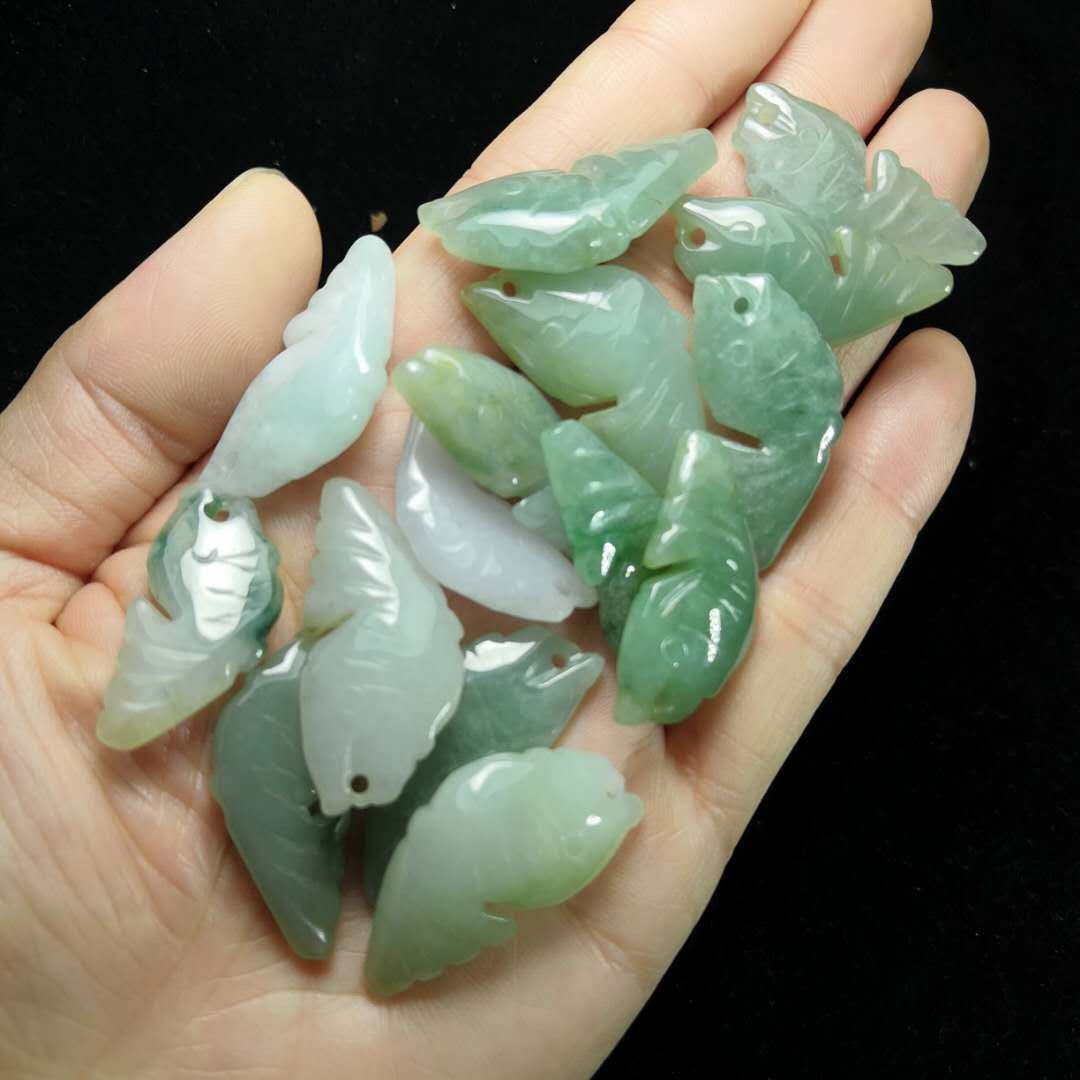 天然缅甸翡翠a货金鱼 手工diy翡翠小鱼儿挂件 冰润小锦鲤吊坠批发