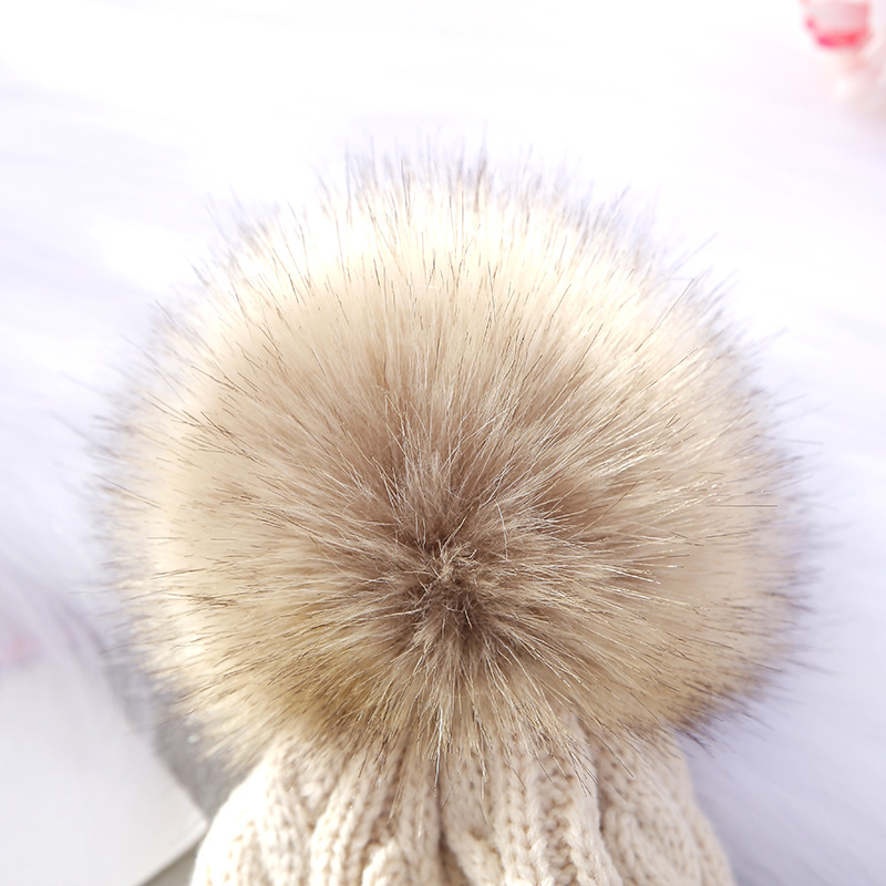 2023 Winter Children's Warm Wool Hat Twist Fur Ball Knitted Hat Letter Labeling Hat Factory Wholesale