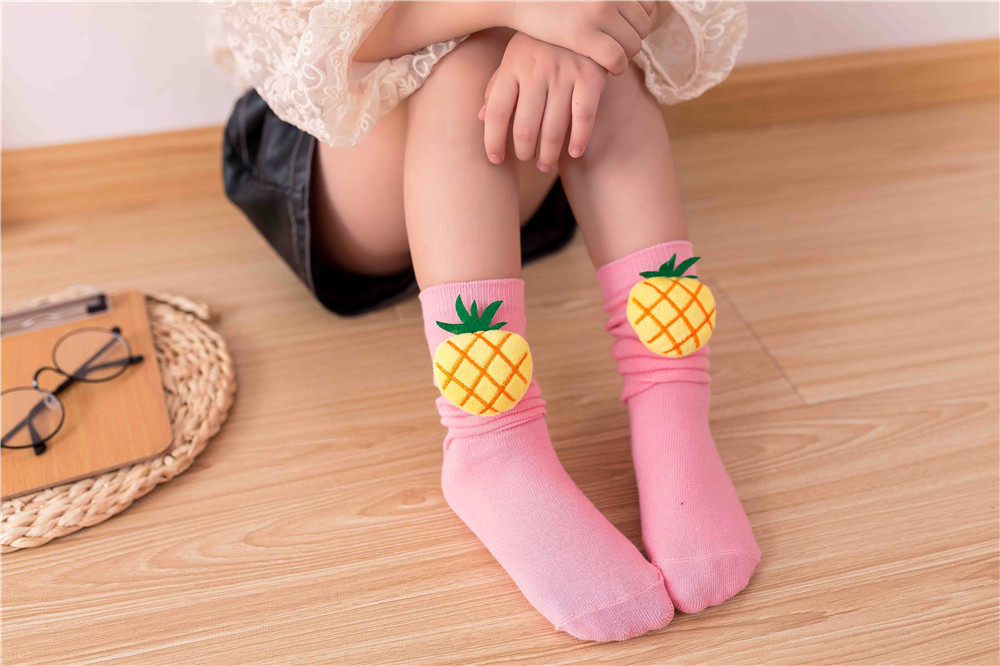 秋季儿童袜菠萝娃娃头纯色大小童中筒袜糖果色可爱百搭袜厂家批发