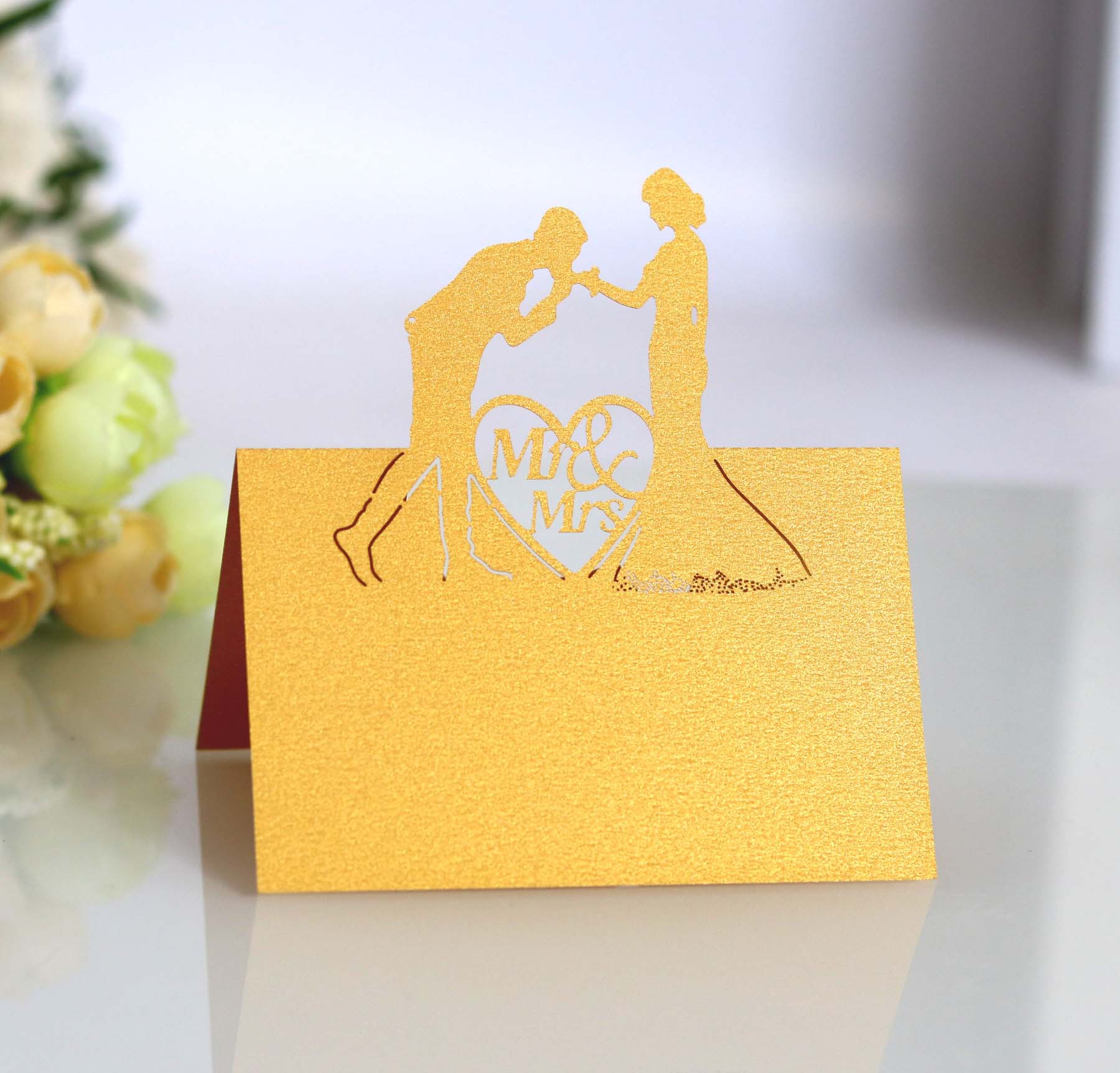 婚礼爱心席位卡 镭射镂空桌牌纸桌卡 结婚座位卡姓名座次卡批发