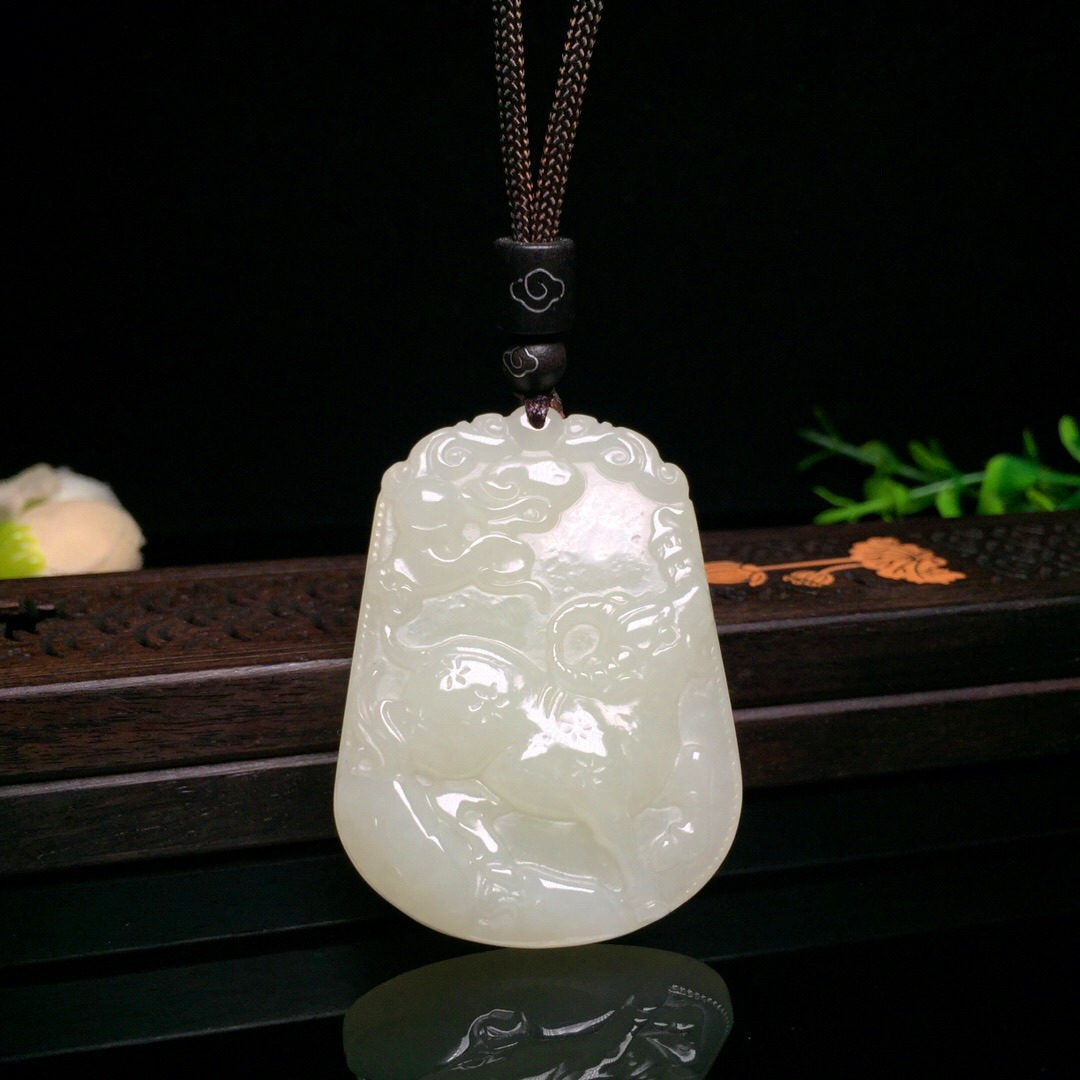 支持复检/厂家直供/代发 保真和田玉生肖牛吊坠 玉石生肖牛玉牌