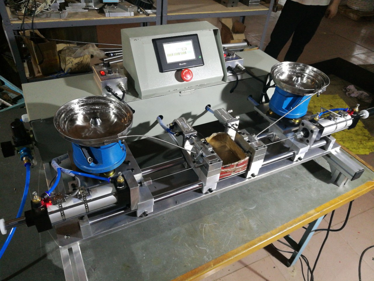 厂家直销自动打钉机自动打销钉机塑胶盒组装包装设备加工定制