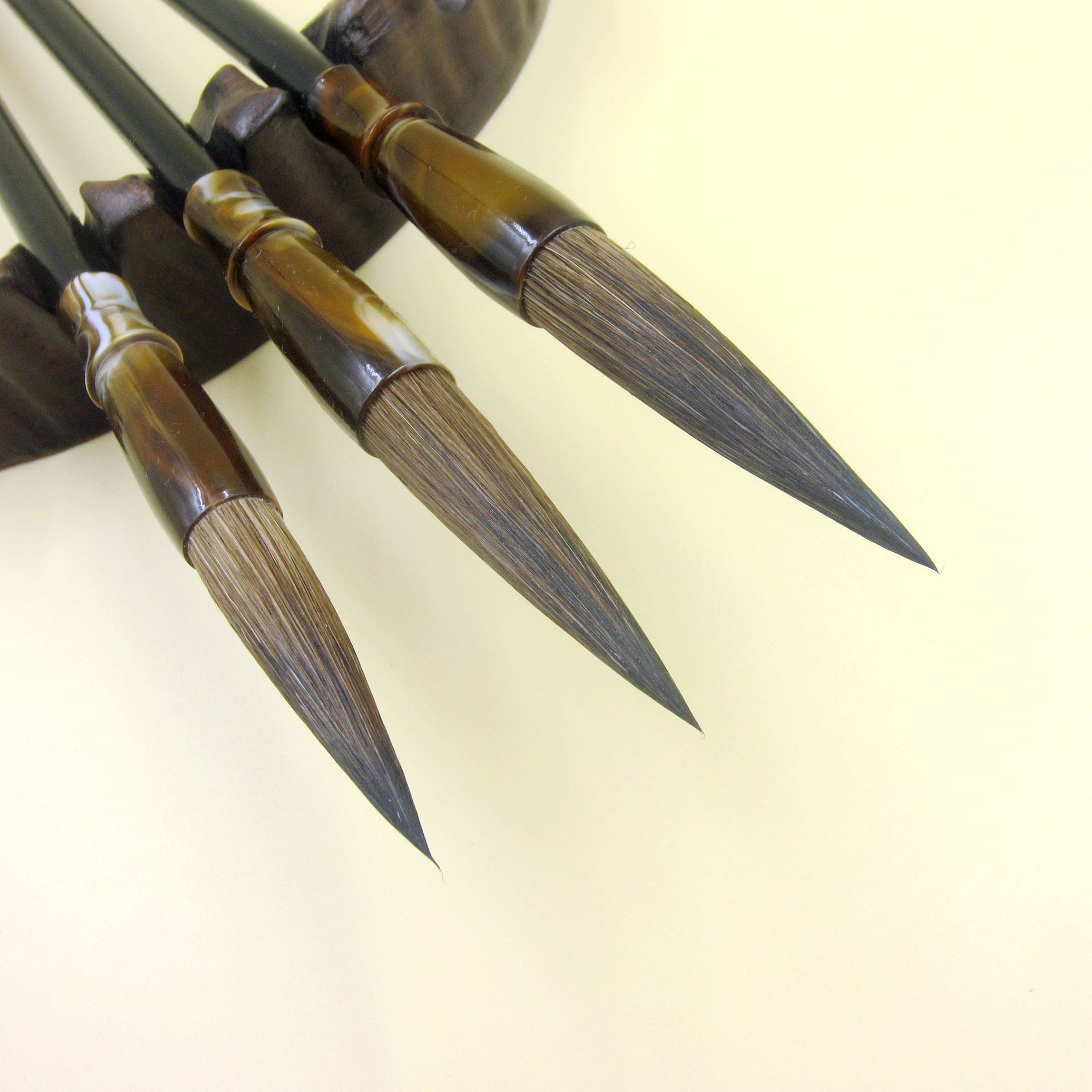 厂家直供批发灰尾狼毫兼毫书写书画文房四宝大中小套装毛笔