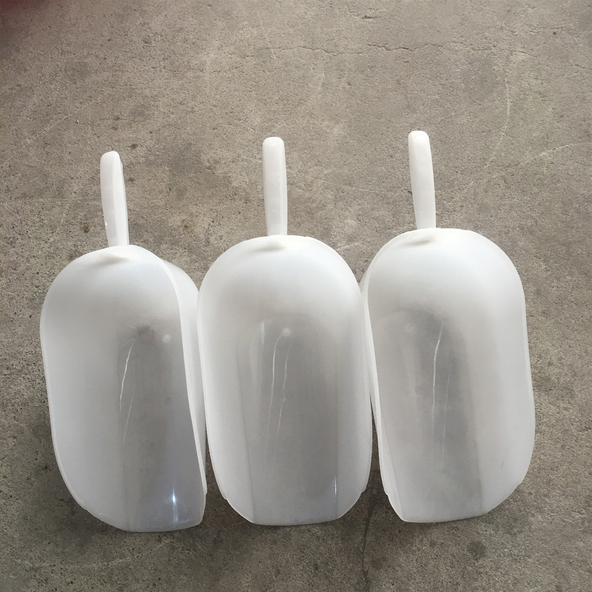 厂家直销鸡鸭养殖用塑料料铲饲料铲u型铲锄料铲添料铲料勺料瓢