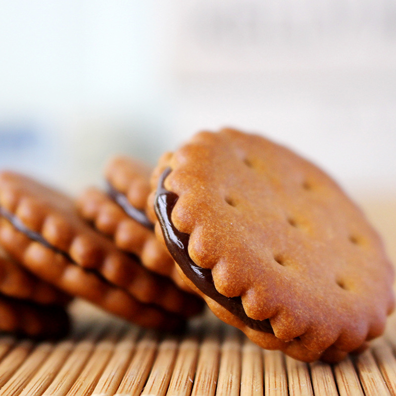 冬己饼干黑糖/咸蛋黄夹心麦芽糖饼干106克/包 韩国网红小零食批发