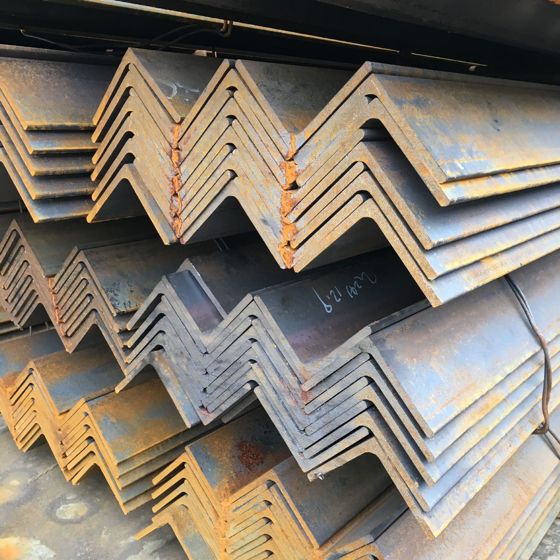 苏州昆山等边多孔三角钢镀锌角钢万能角铁规格齐全