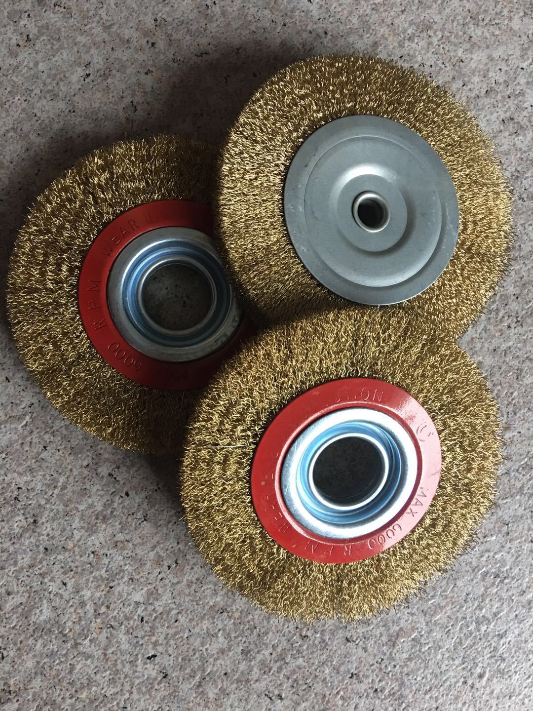 供应生产各种不锈钢丝轮 不锈钢碗型钢丝轮 除锈打磨钢丝轮