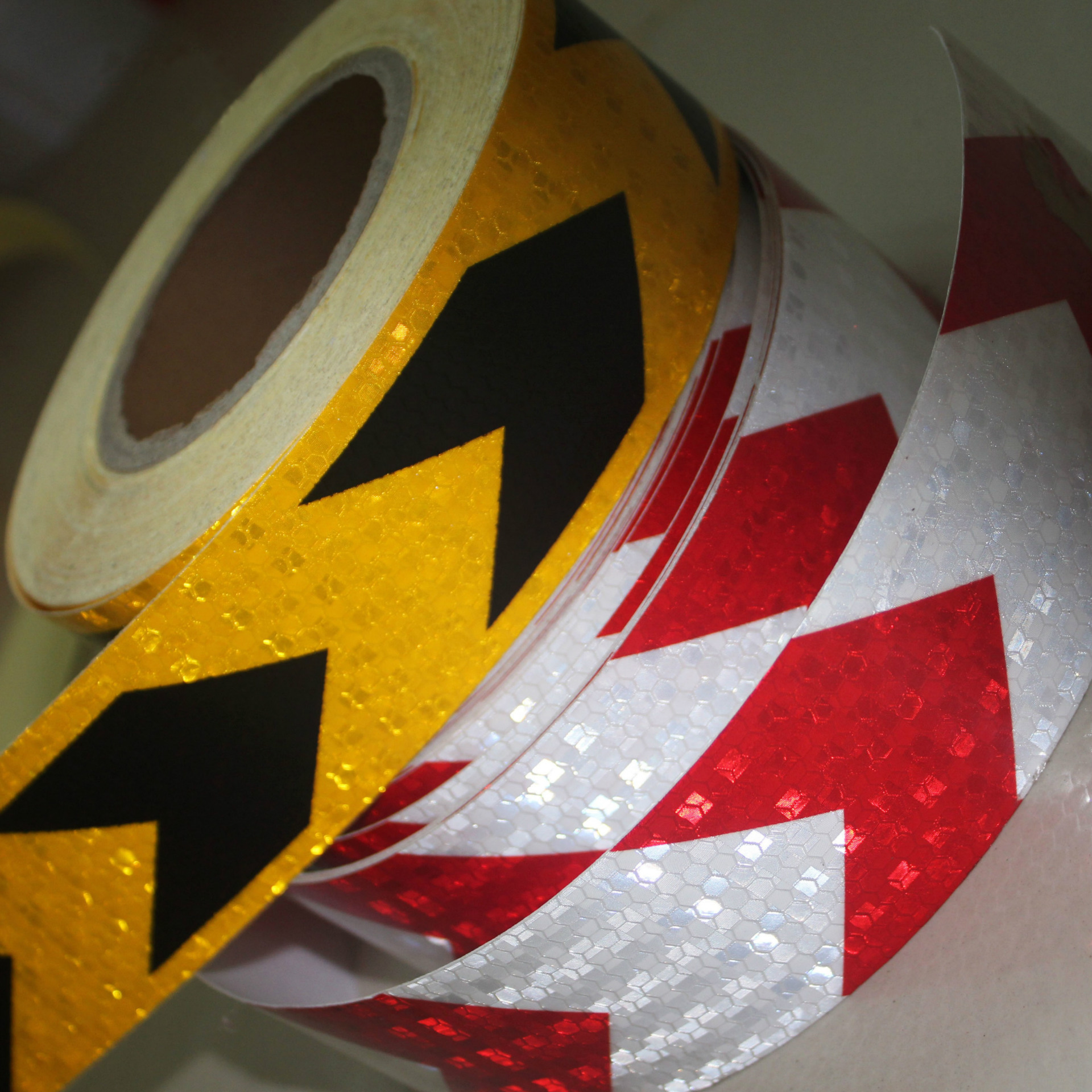 箭头反光膜货车反光贴晶彩格反光条pvc反光胶带安全警示标识膜贴