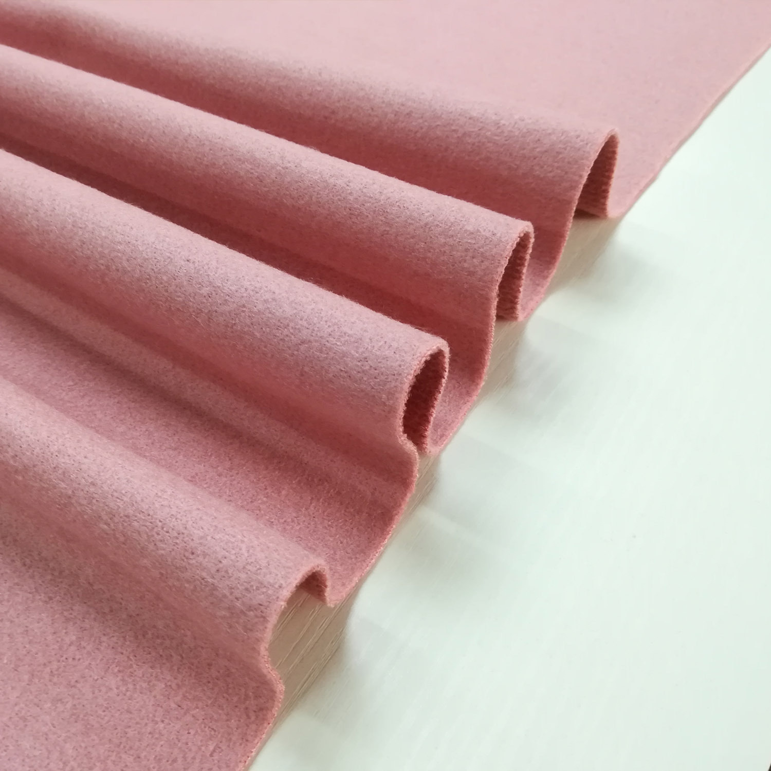 厂家直销 腈纶羊毛粗纺呢料 凤凰呢 剌毛 针织布粗针面料 现货