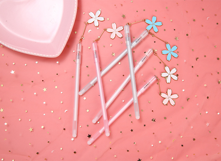 新款创意小清新一点樱花吊坠合金中性笔 简约可爱学生批发水笔