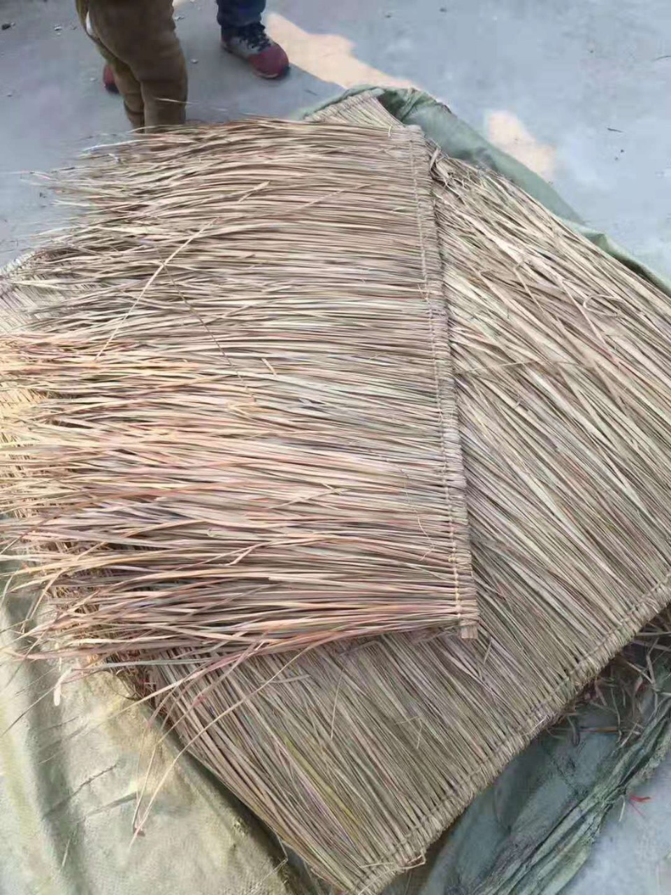 1米,天然圆伞茅草1x1.1米,天然黄色屋檐1x0.5米,天然绿色屋檐1x0.