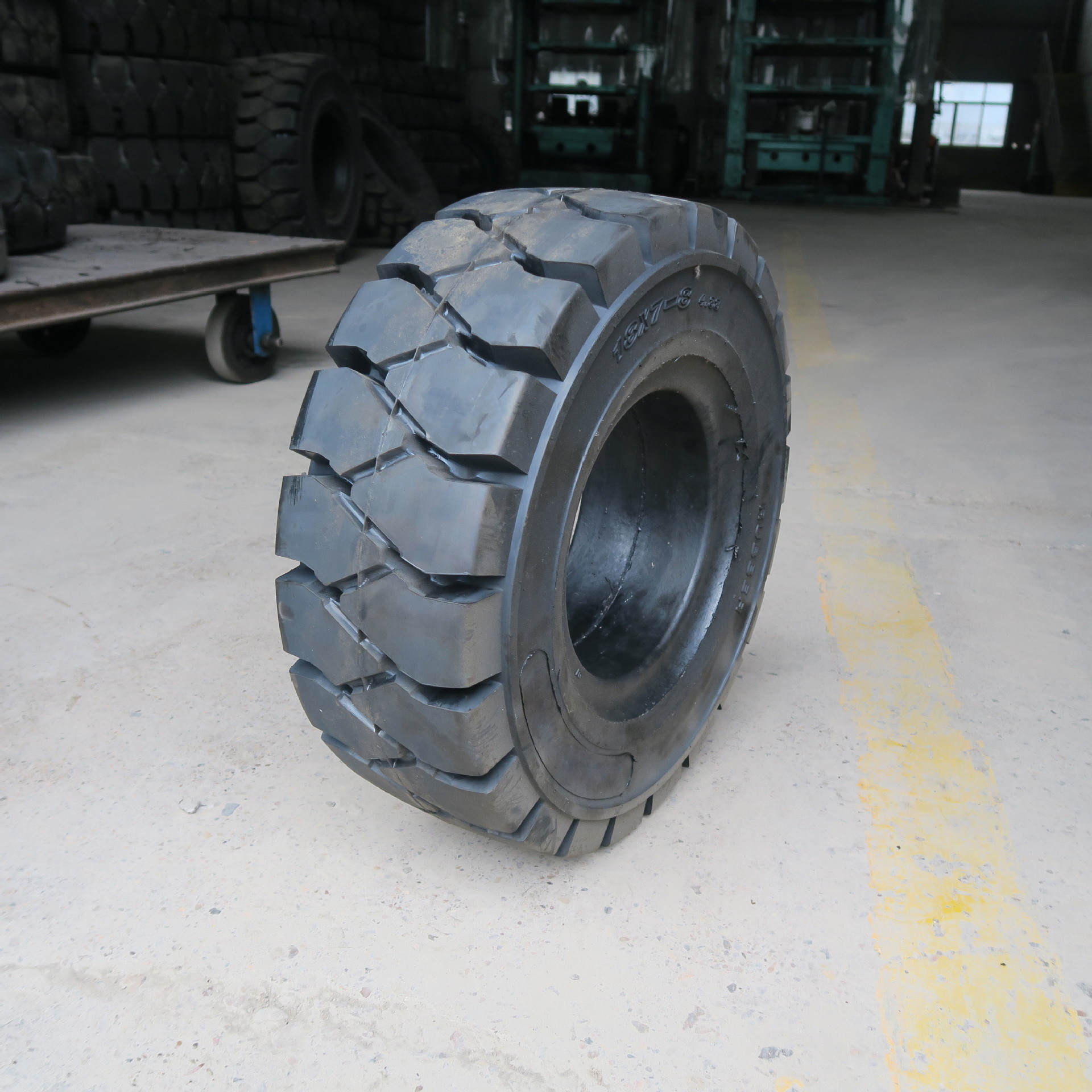 源头厂家16x6-8电动叉车实心轮胎 高耐磨合力专用寿命长 批发销售