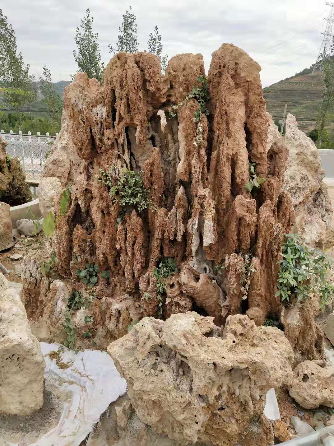 批发人工雕刻上水石假山 别墅小院摆放假山 室内外庭院小假山