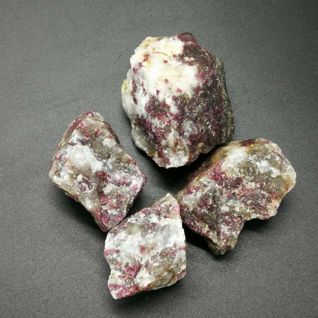 天然碧玺梅花碧玺原石35cm手链吊坠原料矿标饰品碎石批发