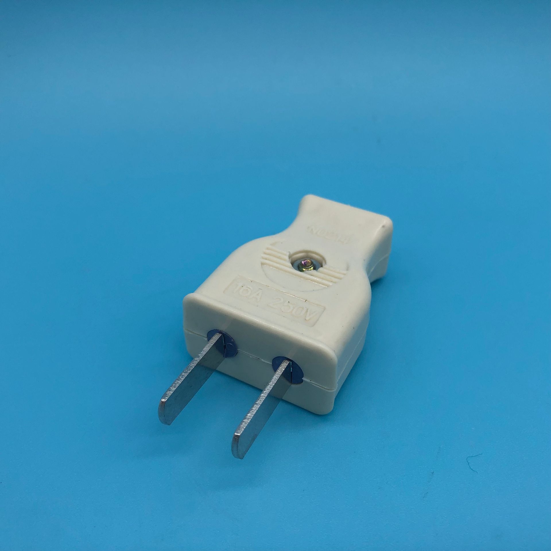 2成交2750个3脚插头 款式随机发三电源插头 地摊一元一件批发货源可做