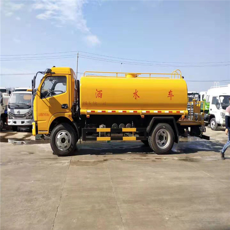 东风洒水车带雾炮10方绿化洒水车10吨喷洒车价格有活动