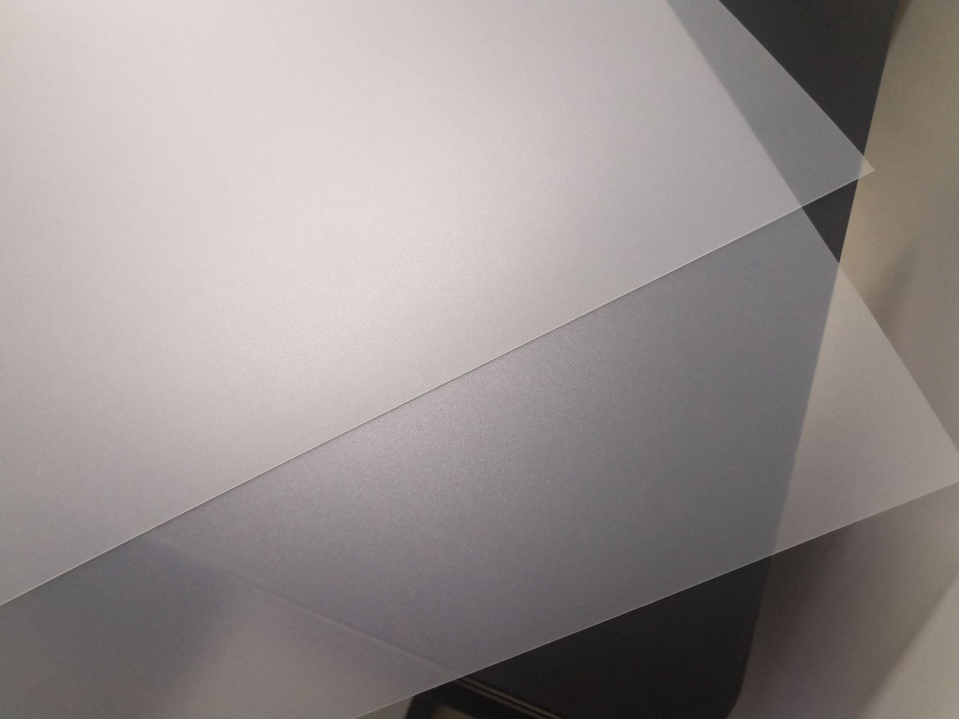 源头厂家可定制本色半透彩色磨砂pp塑料片材 磨砂实心板pp卷料