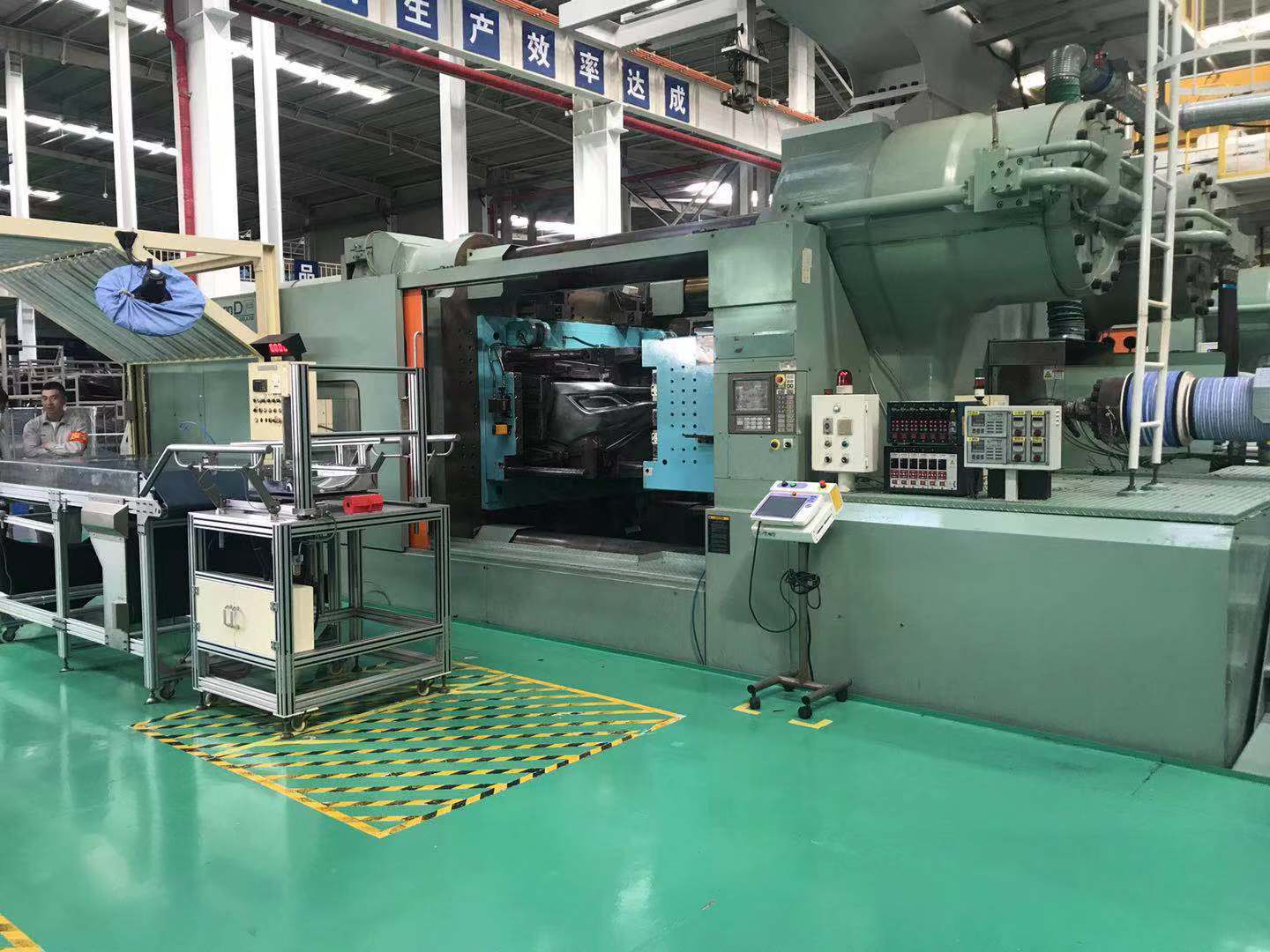 低价转让1台日本东芝3000t注塑机大型塑料成型机is3000df-200al