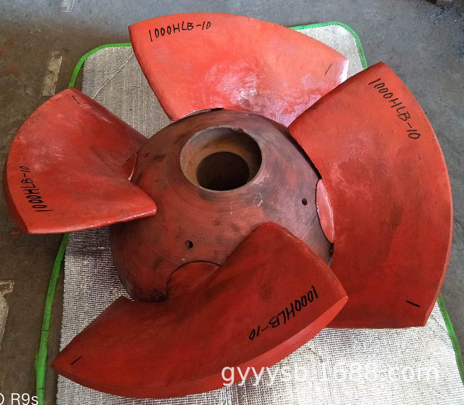 性能 可靠 材质 多种 驱动方式 电动 泵轴位置 中心立式 叶轮数目 4只