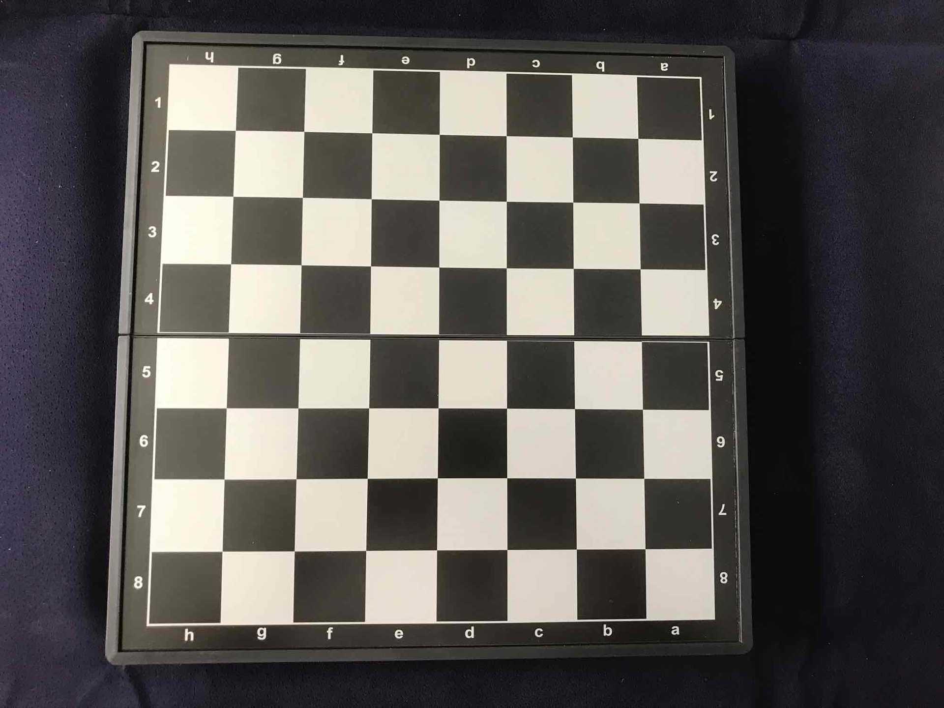 哥俩好中大号磁性黑白国际象棋 折叠棋盘 便携式 培训班学生