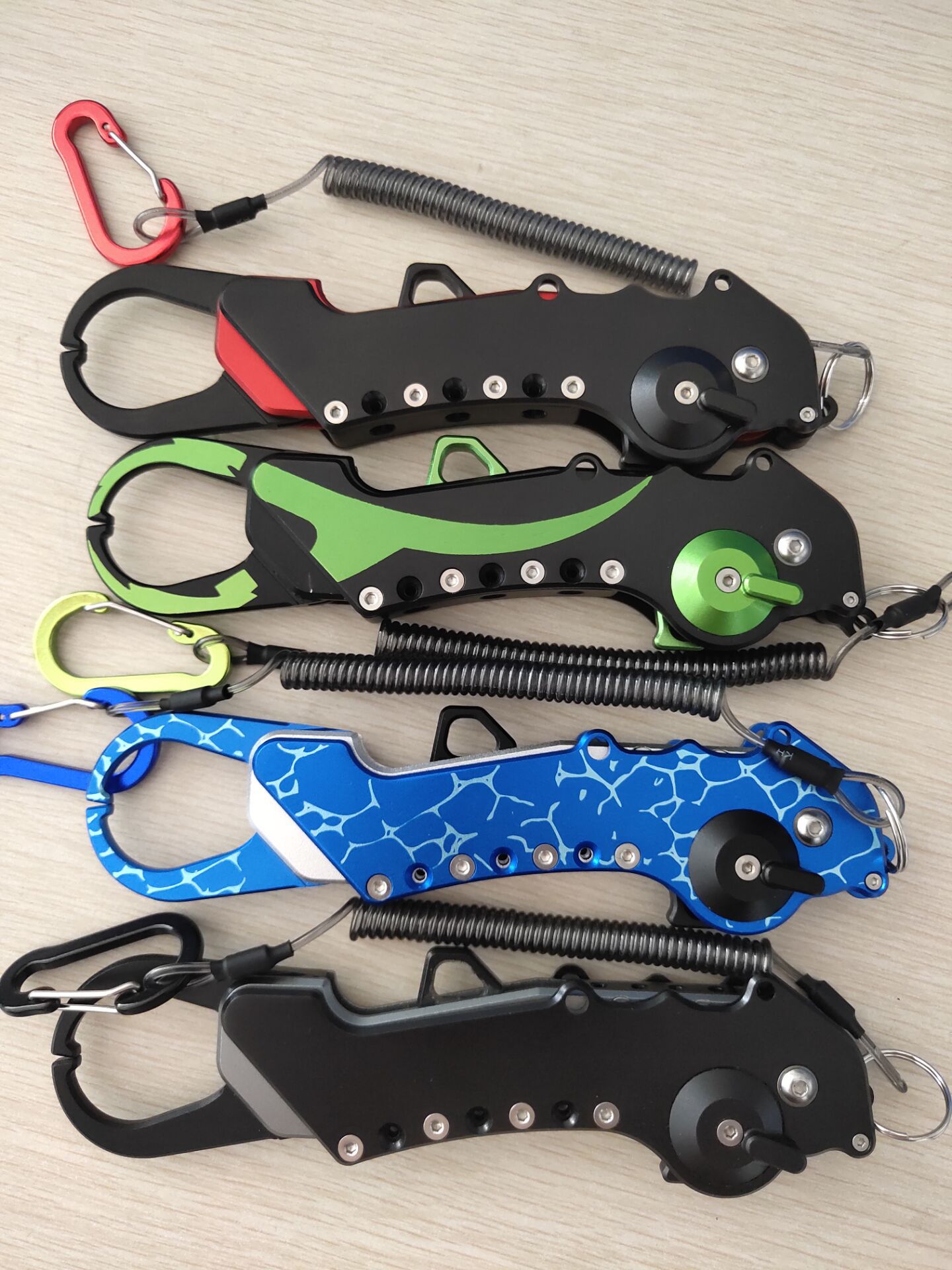 爱路亚枪式铝合金折叠控鱼器 筏钓夹鱼 取钩器 跨境电商亚马逊