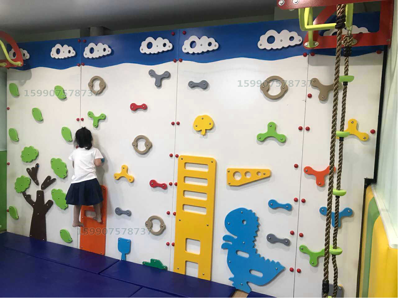 早教感统体能木质攀爬墙秋千幼儿园攀岩淘气堡儿童室内攀岩墙定做