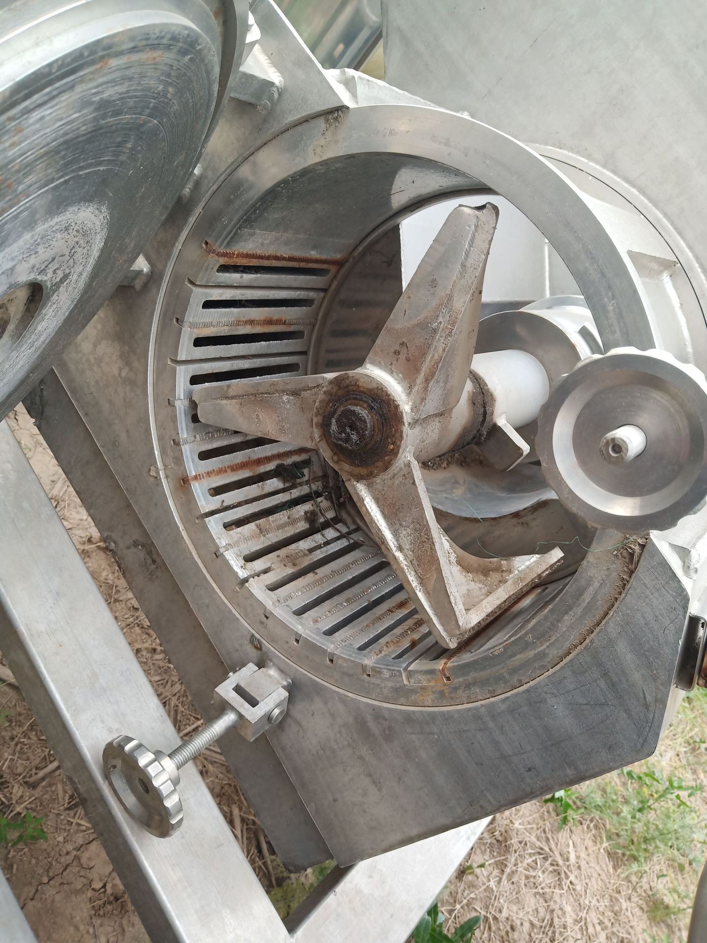 供应出售二手鼠笼式破碎机设备机械多功能齿辊式食品破碎机粉碎机