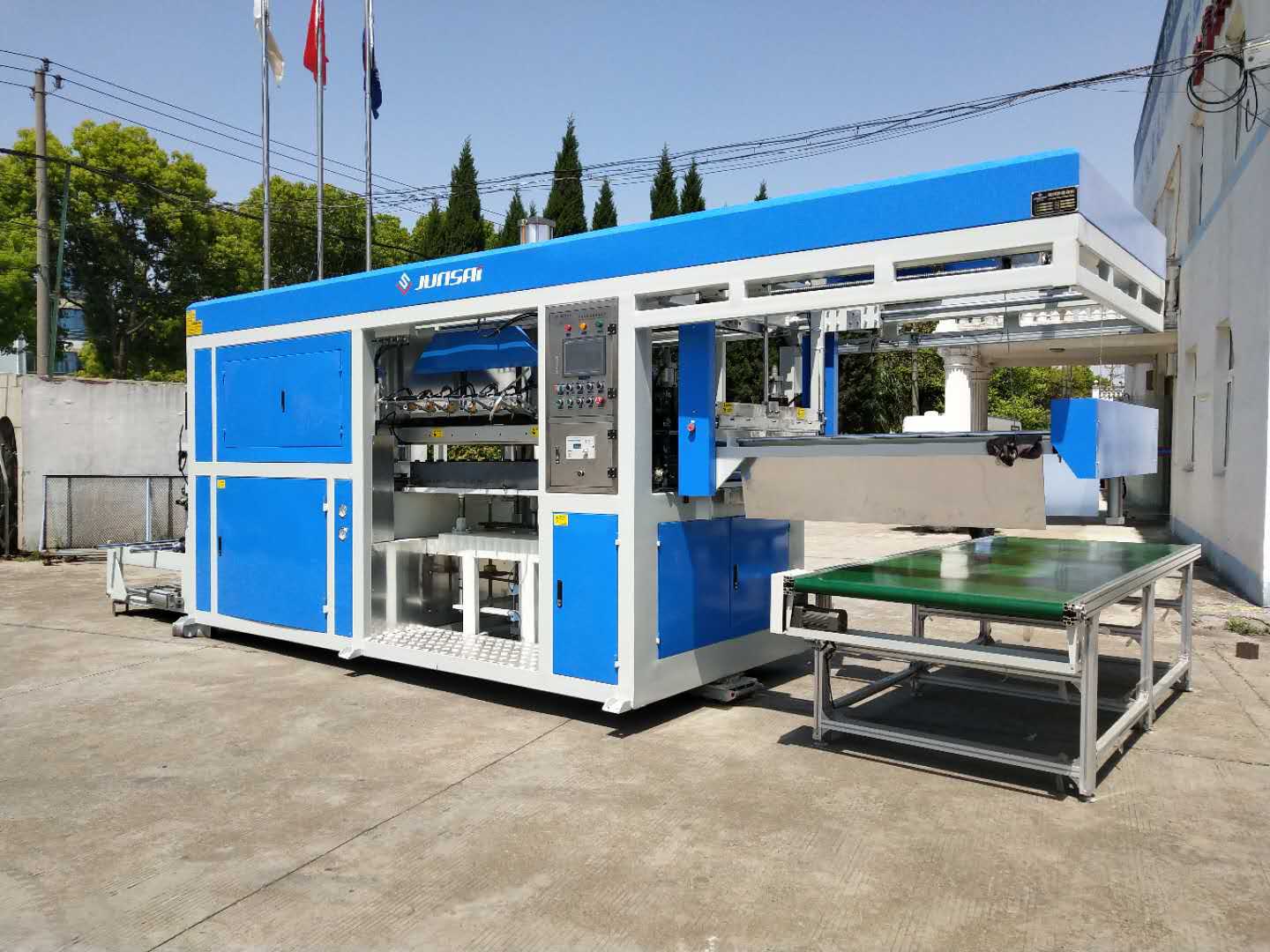 骏精赛厂家直销eps全自动地暖模块吸塑机 地暖泡沫吸附成型吸塑机