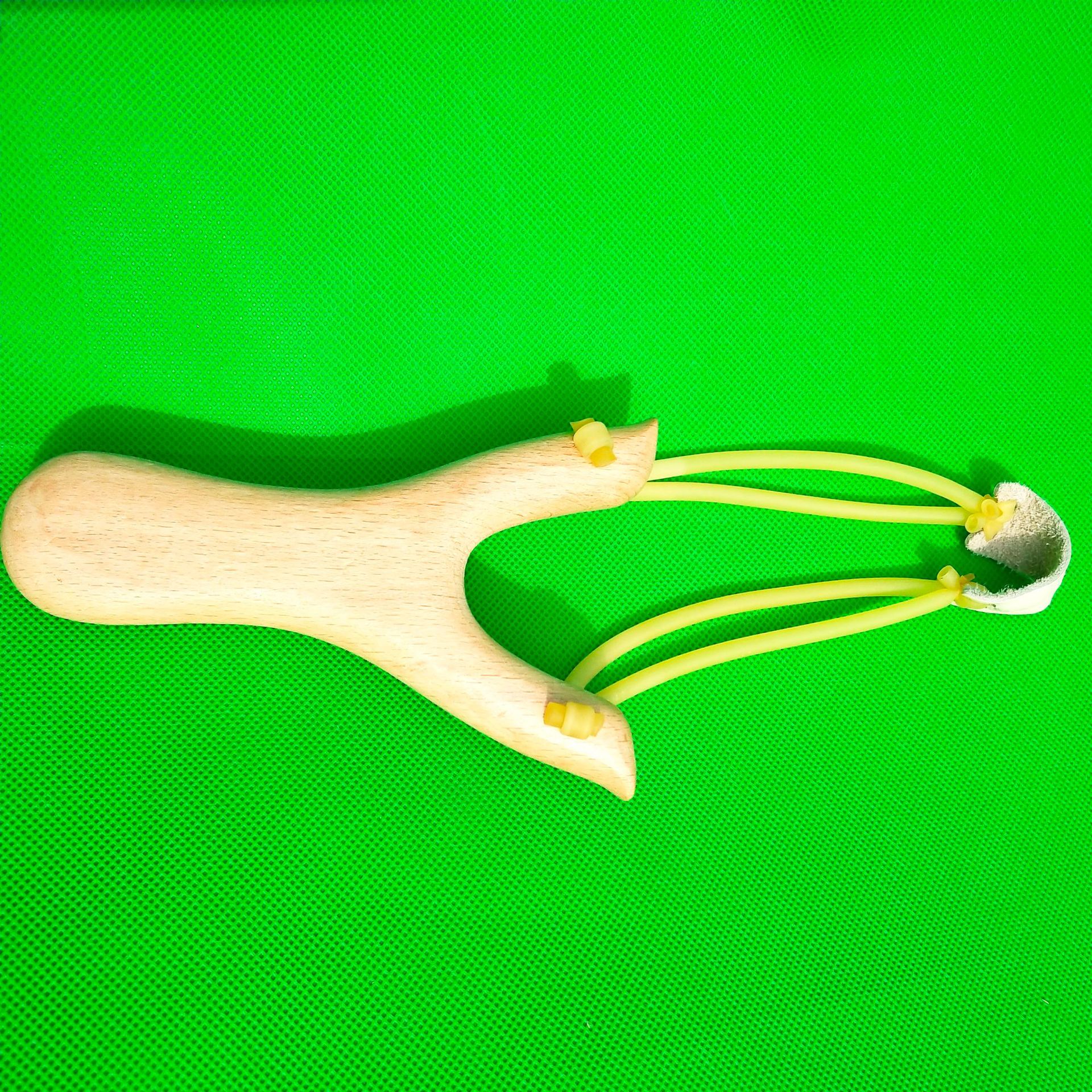 白榉木弹弓批发木质木头弹弓怀旧玩具户外木把弹弓地摊快货