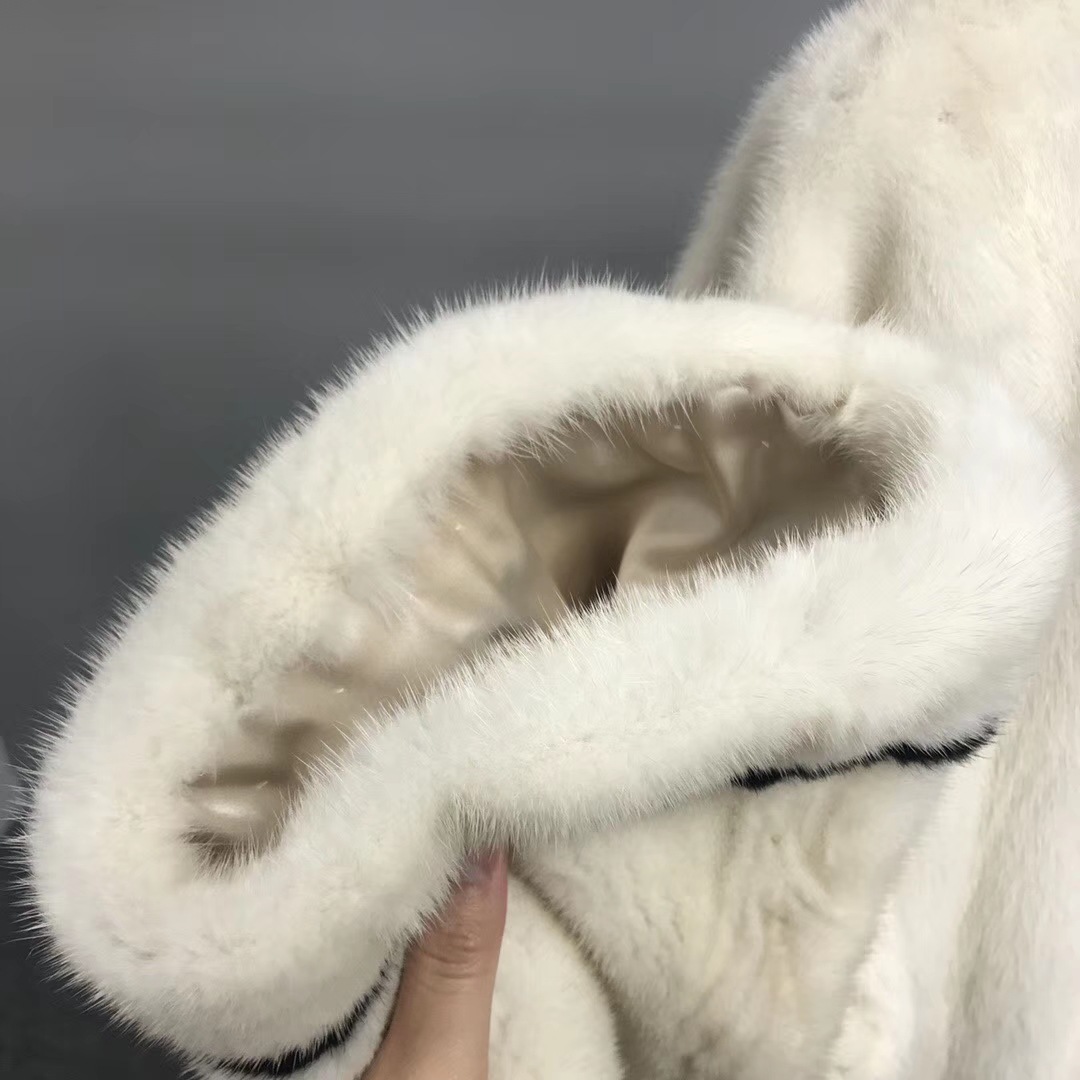 大厂直销 2019进口天鹅绒水貂咖啡貂白色浴袍款 皮衣皮草批发