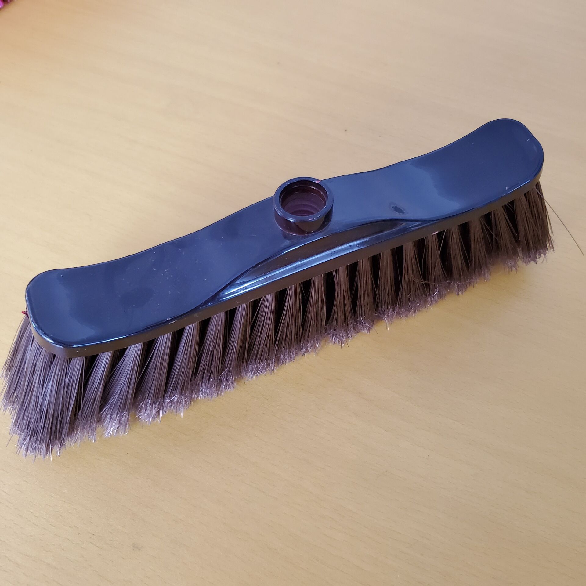 厂家直销质量保证供应塑料pp扫把头铁杆扫把扫帚