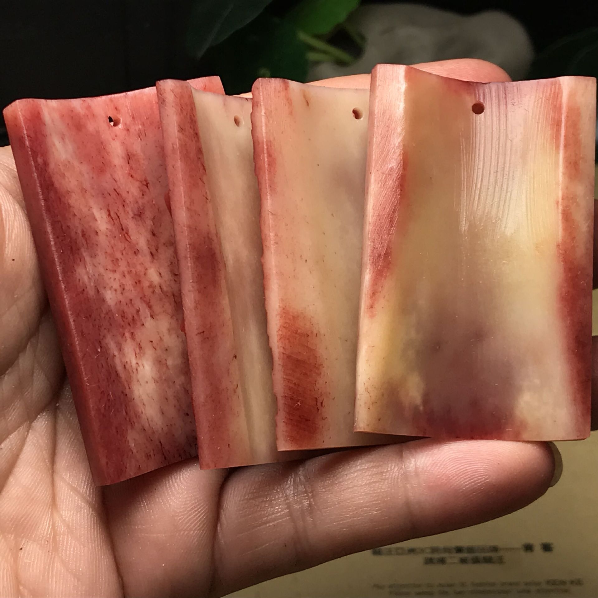 天然骆驼骨牌子血料骨 驼骨雕刻关公 佛 龙吐珠吊坠 diy佛珠配饰