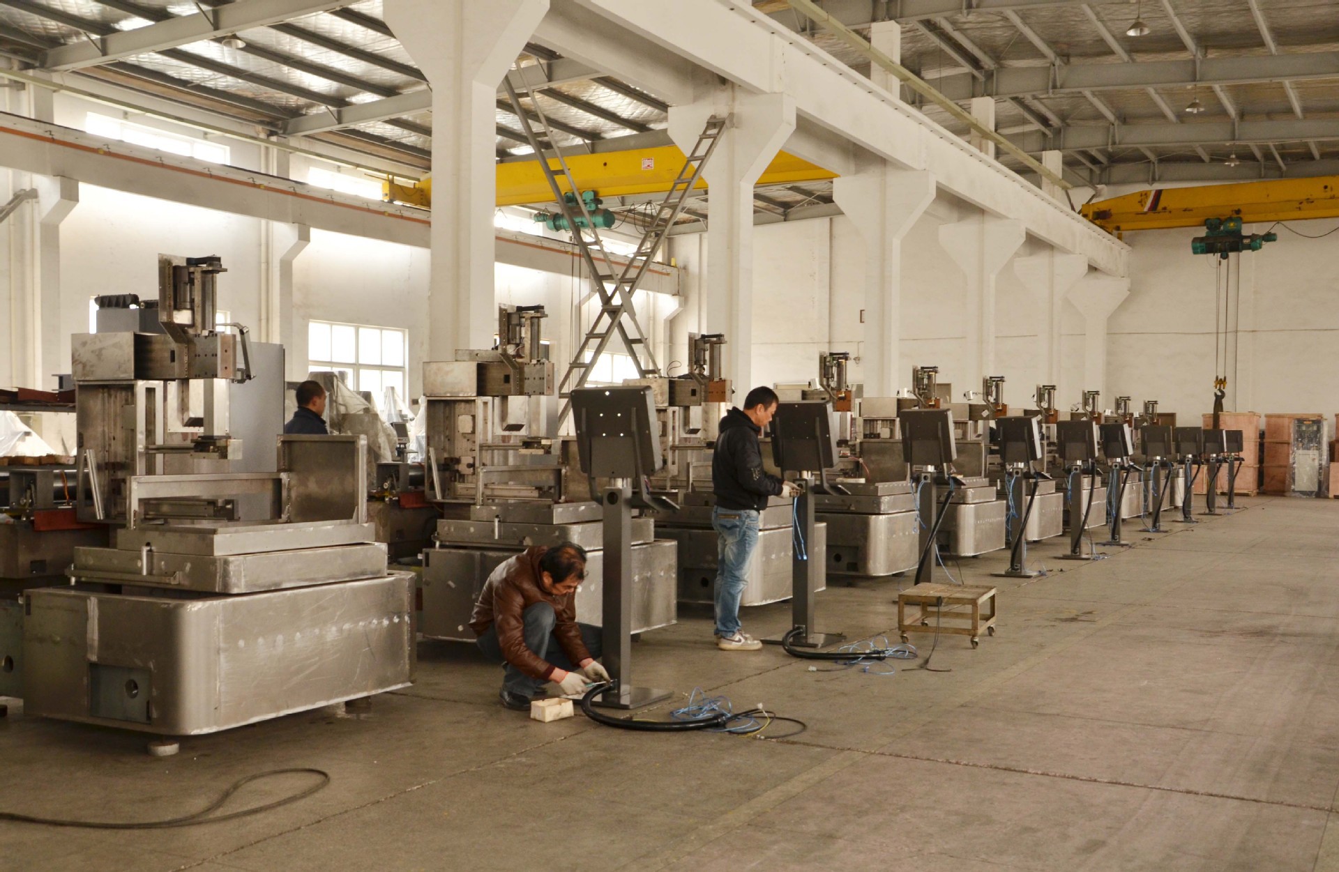 特惠超精密c型电火花中走丝机床/u级精度/媲美慢走丝/数控线切割