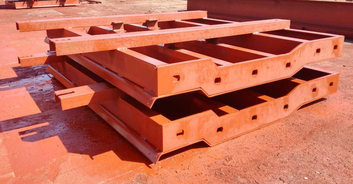 护栏钢模板 钢模板厂家 防撞墙钢模板 钢模板 山东钢模板