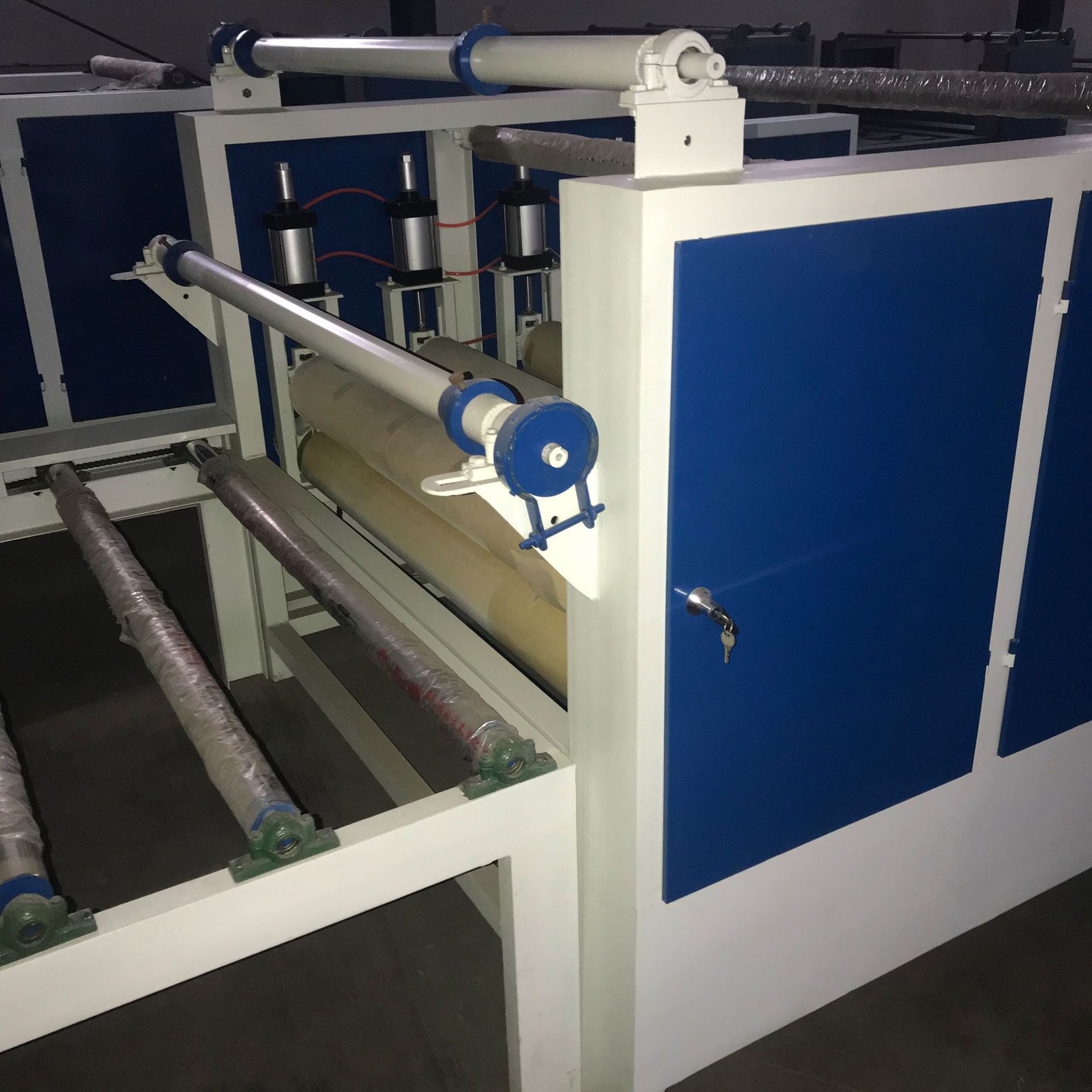 板材平面贴纸机 华丽纸贴面机 双面贴纸机 保护膜贴膜机