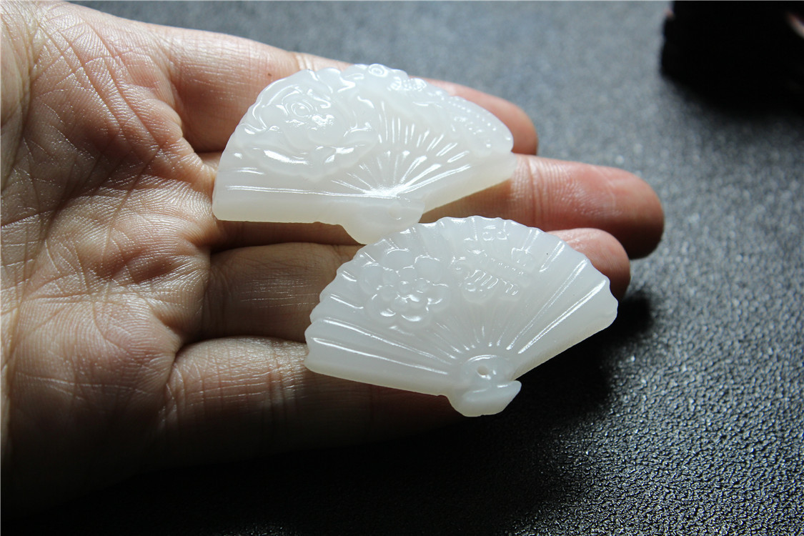 天然阿富汗白玉扇子男女款玉石吊坠挂件 手工diy玉石饰品配饰