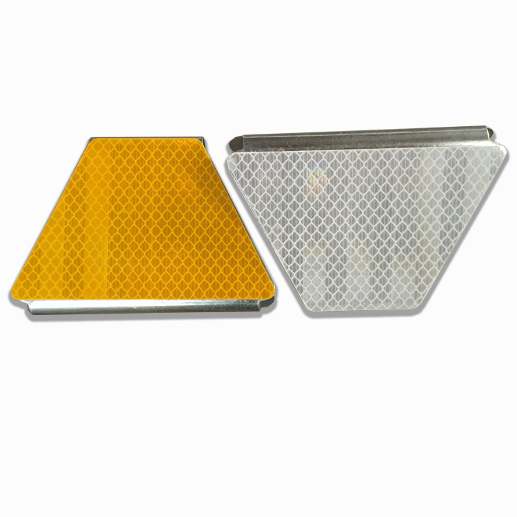 梯形轮廓标 反光轮廓标 高速护栏轮廓标 附着式轮廓标 厂家定制