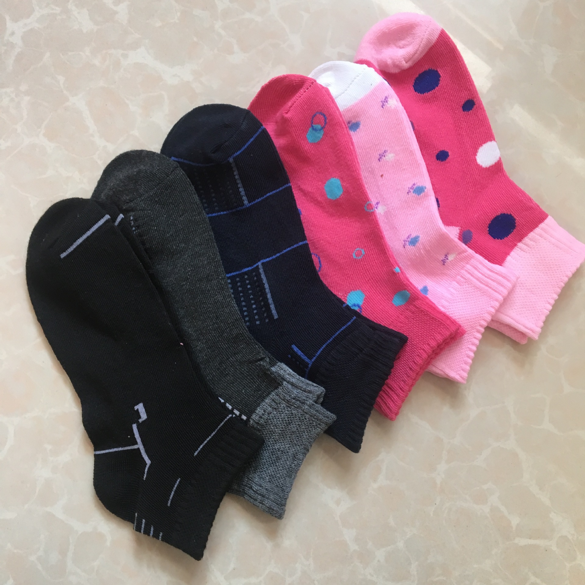 袜子批发厂家杂款花型中筒男士女士袜子地摊夜市货源洗浴汗蒸赠品