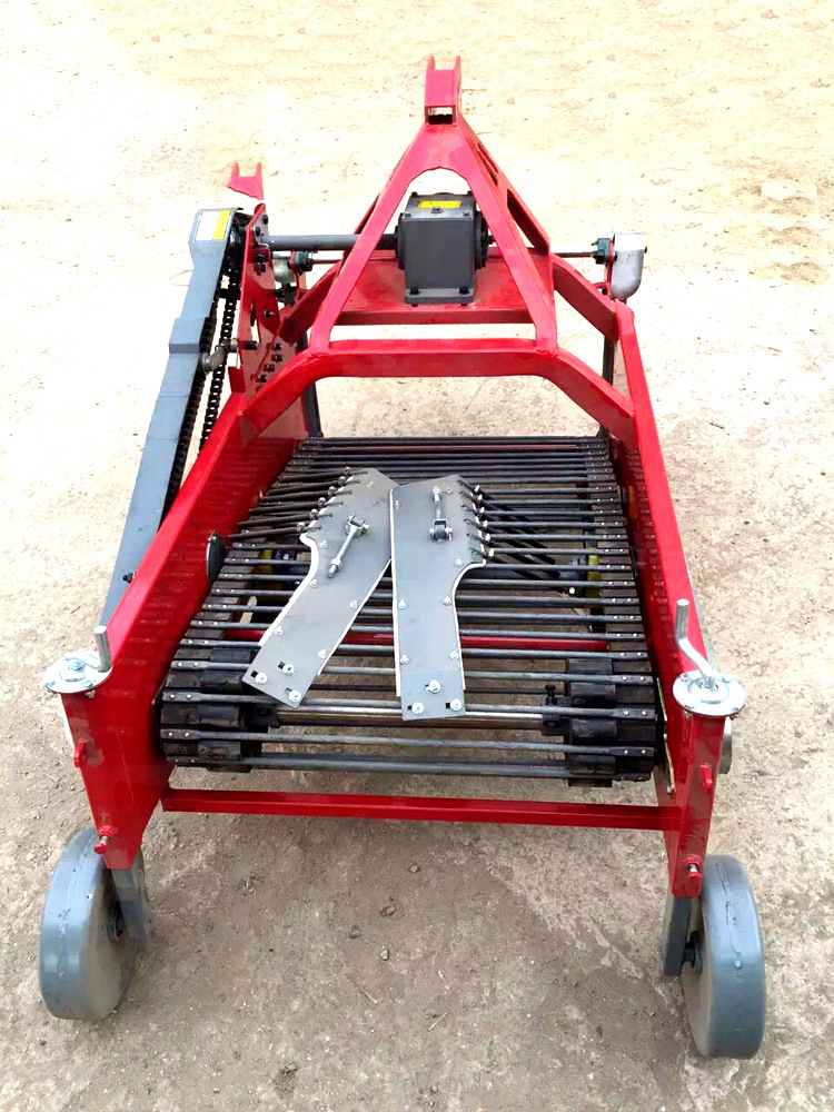 四轮车带马铃薯收获机地瓜土豆出土设备可收洋葱大蒜胡萝卜