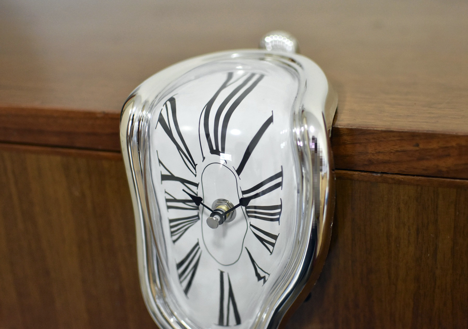 melting clock 达利融化的时钟创意扭曲挂钟 记忆的永恒的时间ins